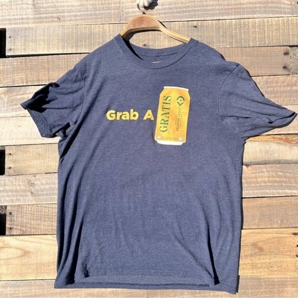 Men’s “Grab A Gratis” beer short sleeve tee shirt Size L